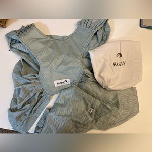 Konny Baby Wrap. Mint color. Size Medium.